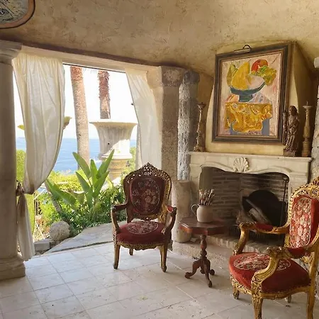 Villa Oceanfront Mansion With Breathtaking Cannes Views Only 15 Minutes Away