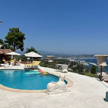 Oceanfront Mansion With Breathtaking Cannes Views Only 15 Minutes Away *