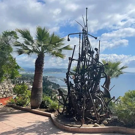 Oceanfront Mansion With Breathtaking Cannes Views Only 15 Minutes Away *