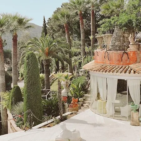 Oceanfront Mansion With Breathtaking Cannes Views Only 15 Minutes Away Villa