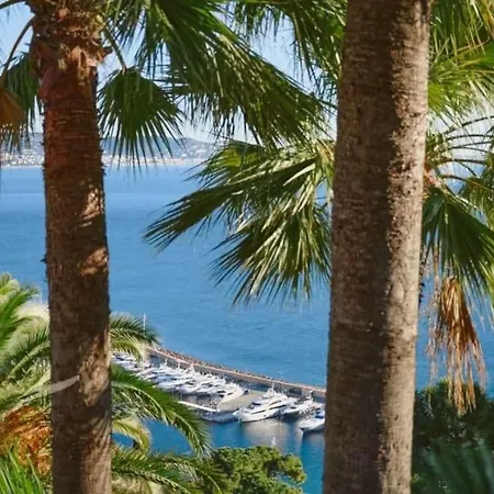 Villa Oceanfront Mansion With Breathtaking Cannes Views Only 15 Minutes Away *